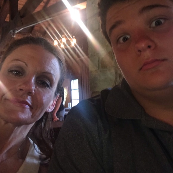 Meet your Posher, Melissa - Picture 1 of 1